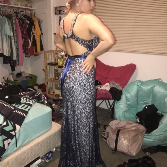 Dresses & Skirts - Never worn, beautiful prom/formal dress!!